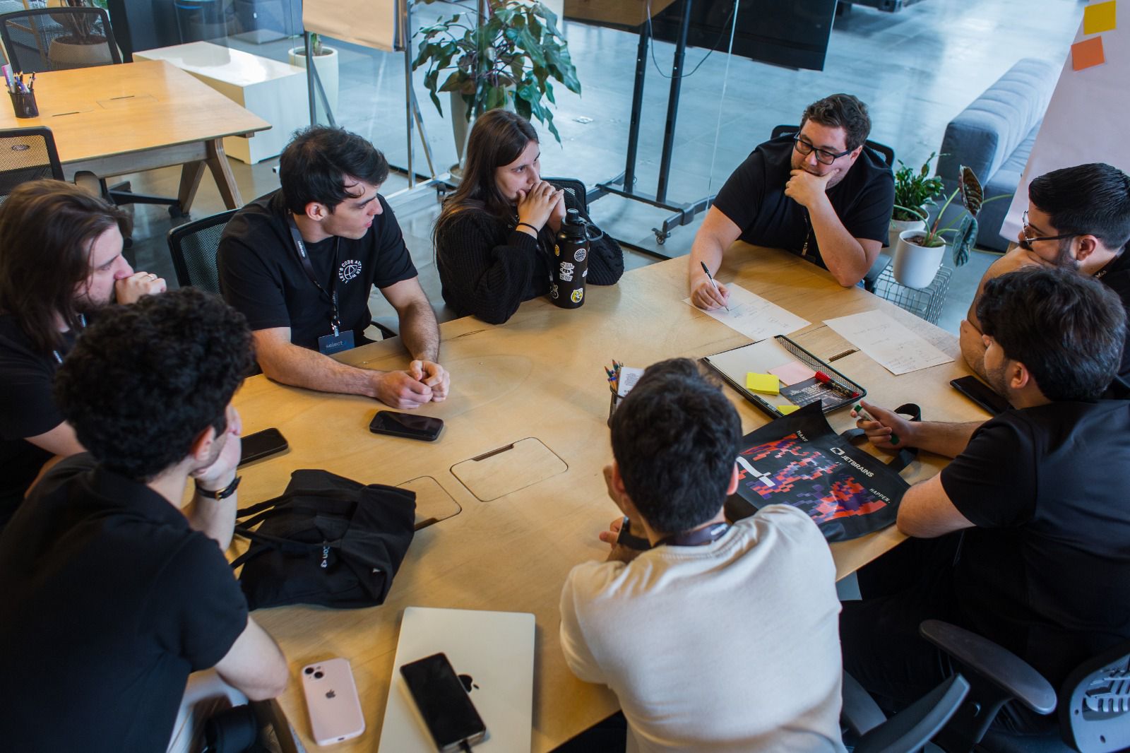 Dennis ministrando aula de arquitetura financeira